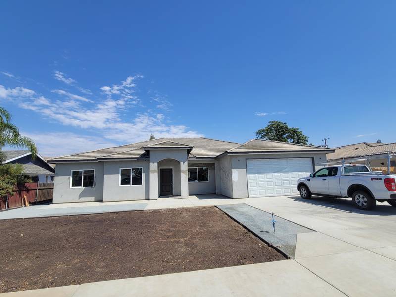 266 N Walnut Street, Woodlake, CA 93286