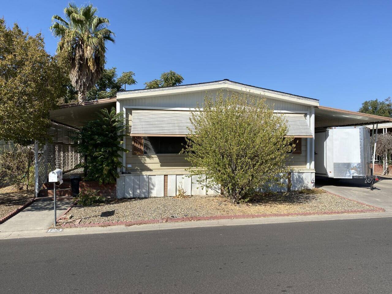 2301 S Divisadero Street #123, Visalia, CA 93277