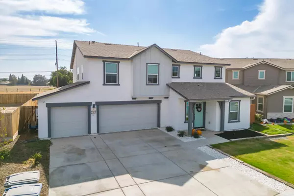 2509 E Country Avenue, Visalia, CA 93292