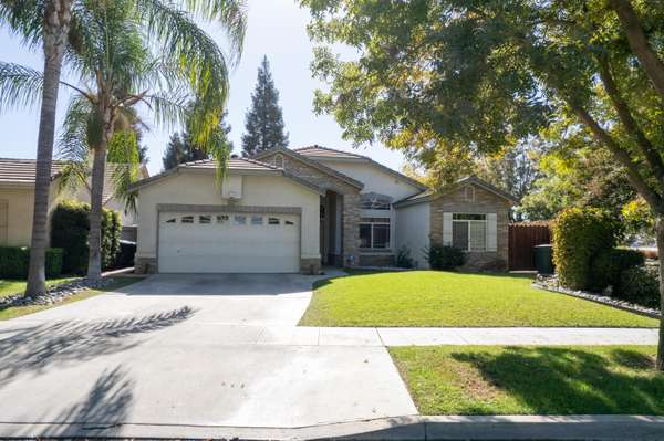 1601 E Dorothea Avenue, Visalia, CA 93292