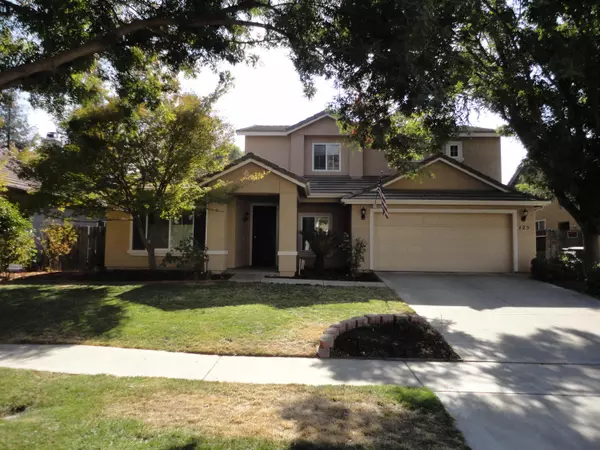 725 W Loyola Avenue,  Visalia,  CA 93277