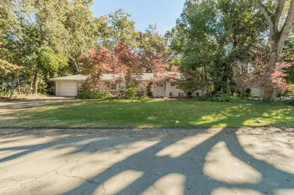 210 Wood Duck Drive, Sanger, CA 93657