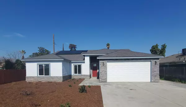 1044 S Chinowth Street, Visalia, CA 93277