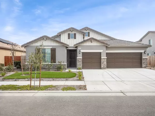 244 Ridge Creek Estates, Dinuba, CA 93618