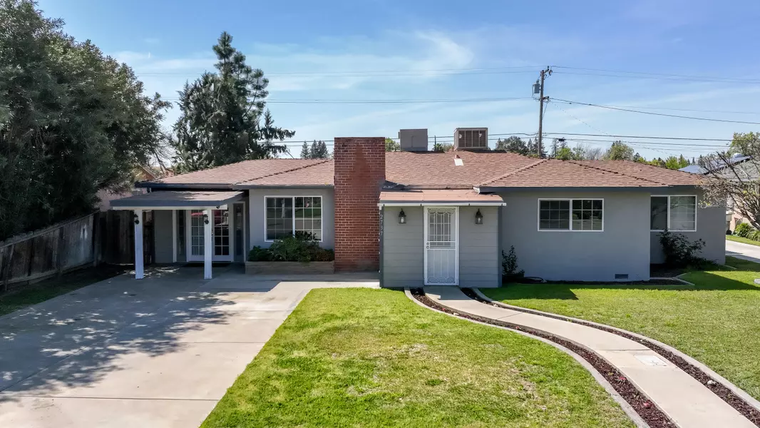 2737 E Westcott Avenue, Visalia, CA 93292