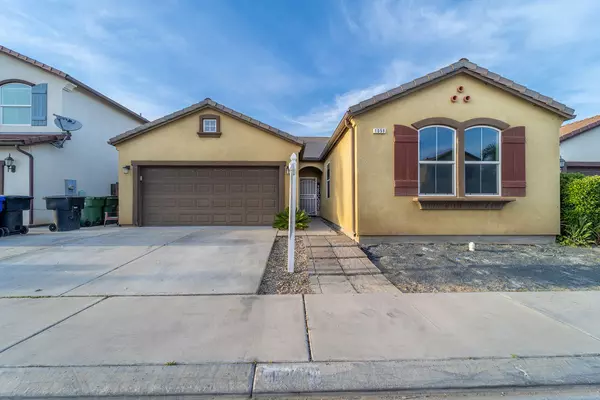 1059 Jasmine Avenue, Dinuba, CA 93618