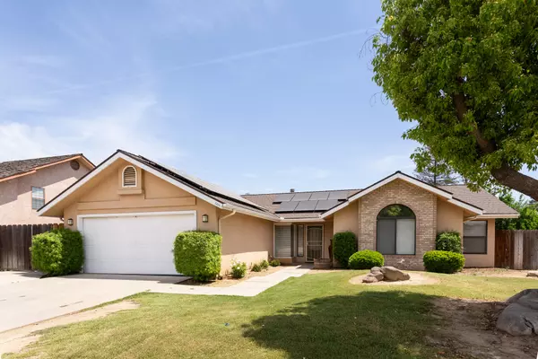 1222 N Jeffrey Drive, Dinuba, CA 93618