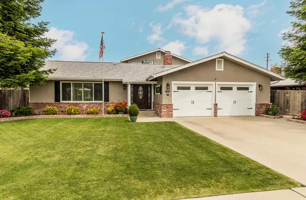 742 W Herbert Avenue, Reedley, CA 93654