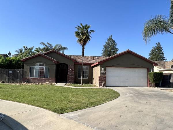 2249 W Perez Court, Visalia, CA 93291