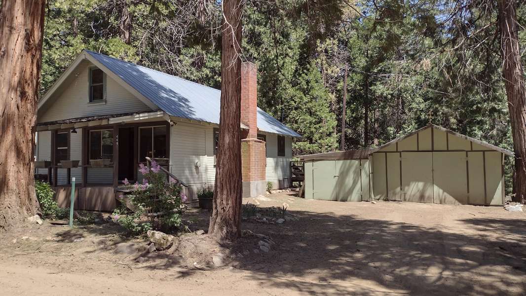 440 Trails End, Camp Nelson, CA 93265