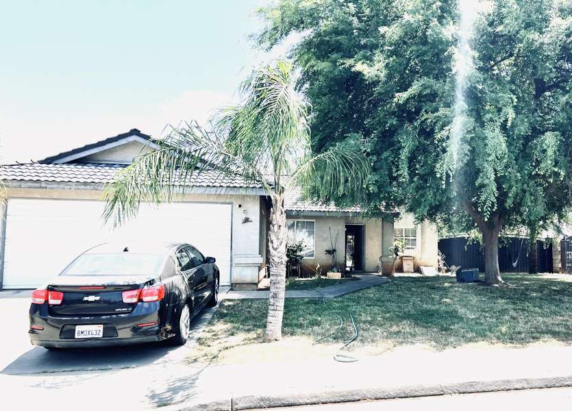 910 Princeton, Lindsay, CA 93247