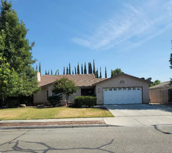 16005 W San Joaquin Avenue, Kerman, CA 93630