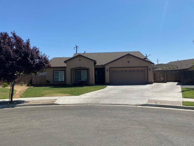 1392 Bond Court, Lindsay, CA 93247