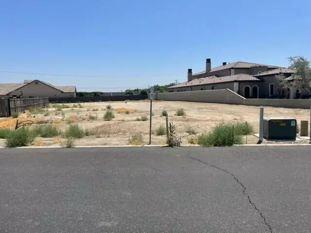 2012 Diamante Drive, Tulare, CA 93274