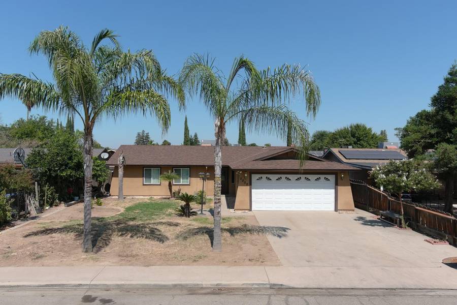 2020 W Vine Avenue, Visalia, CA 93291