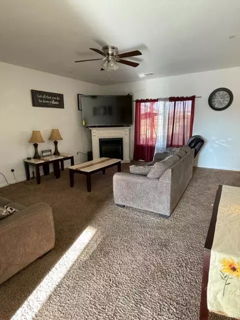 Lindsay, CA 93247,958 Maple Valley Way