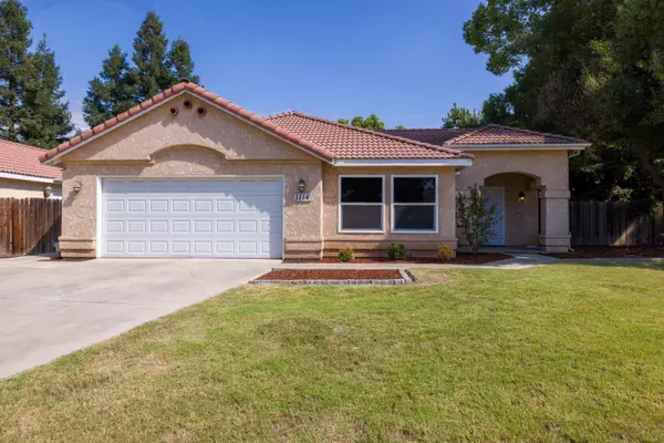 1114 S Tracy Street, Visalia, CA 93292