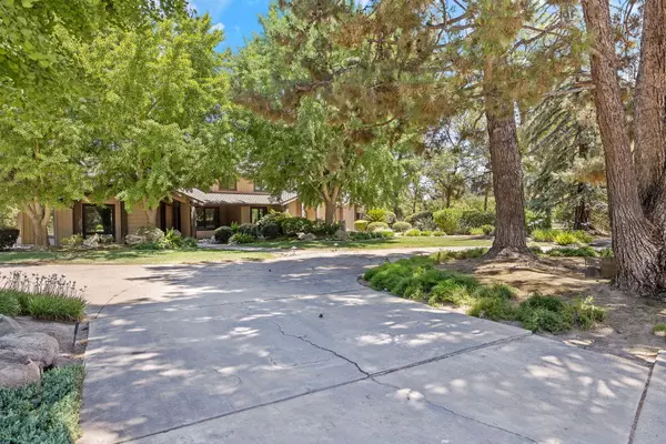 Visalia, CA 93292,676 Sol Road