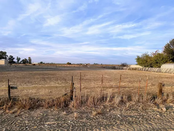 22926 Fairfax Avenue, Lemoore, CA 93245