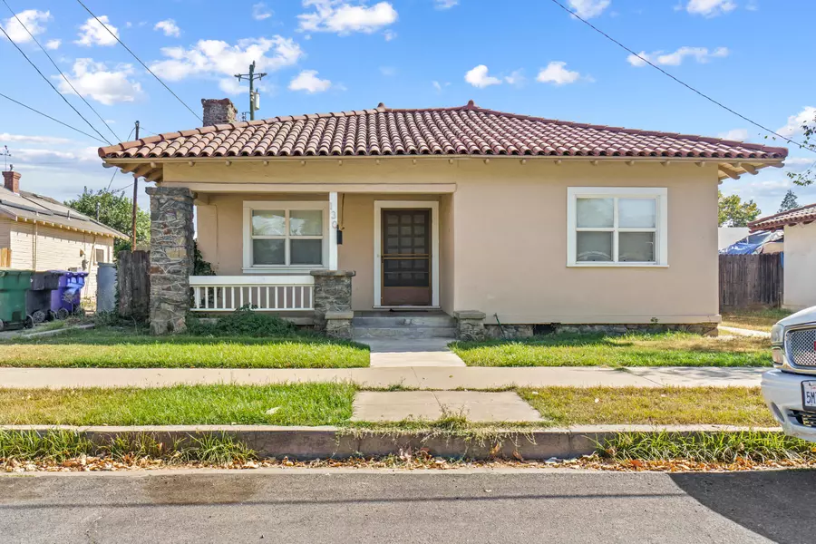 130 E Mariposa Street, Dinuba, CA 93618