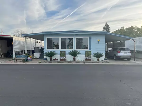 Dinuba, CA 93618,581 N Crawford Avenue #7