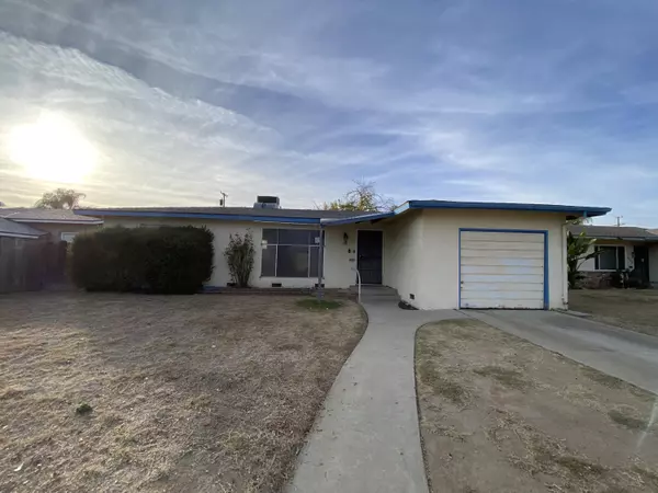 637 N Sycamore Drive, Dinuba, CA 93618