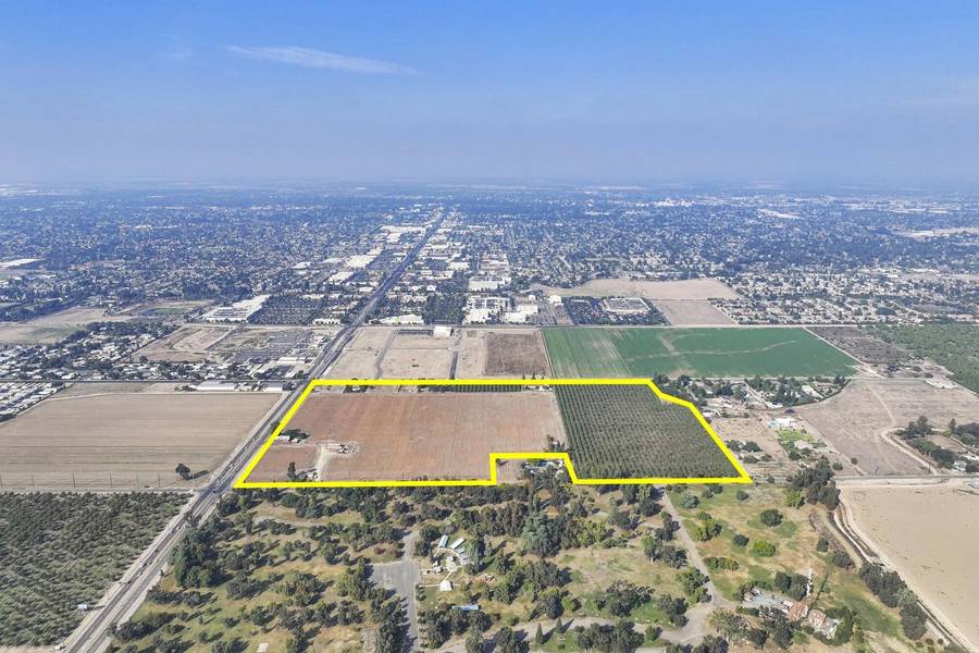 S Mooney Boulevard, Visalia, CA 93277