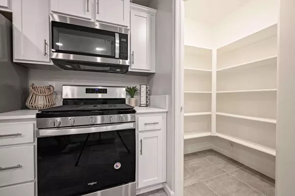 Corcoran, CA 93212,725 Grove Street #0033