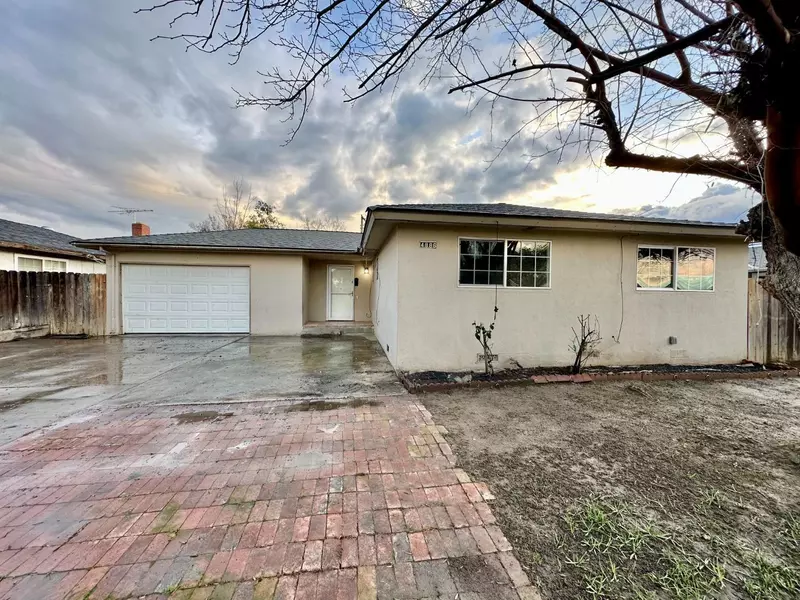 4886 E Leisure Avenue, Fresno, CA 93727