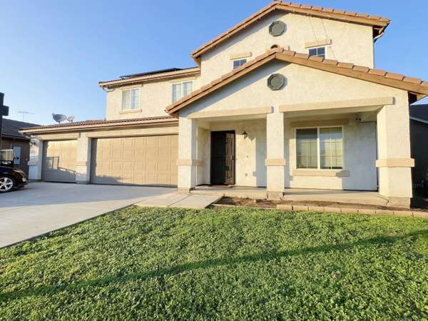 4230 E Oak Avenue, Visalia, CA 93292