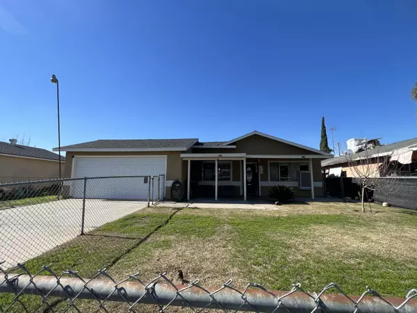 301 N Steven Avenue, Farmersville, CA 93223