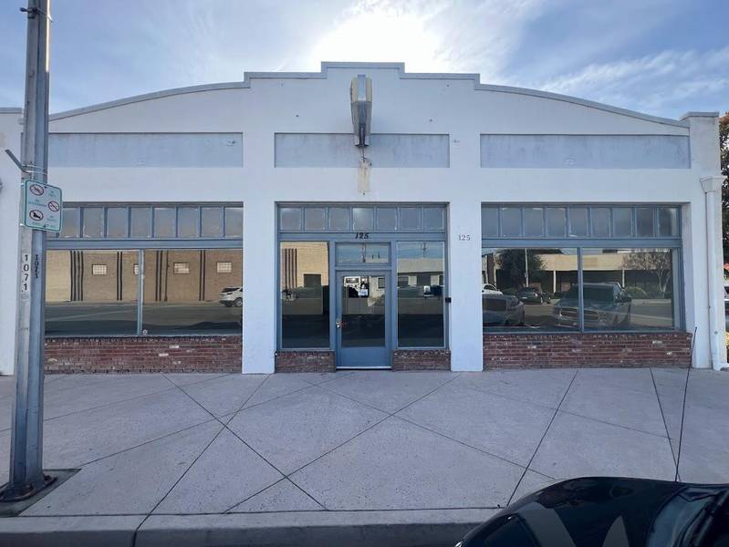 125 N K Street, Dinuba, CA 93618