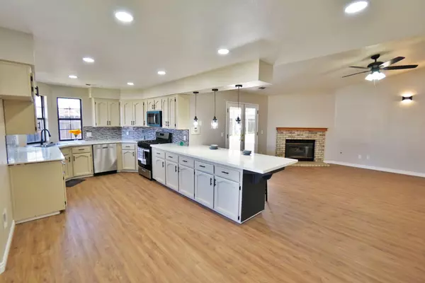 927 Birchwood Court Hanford, CA 93230