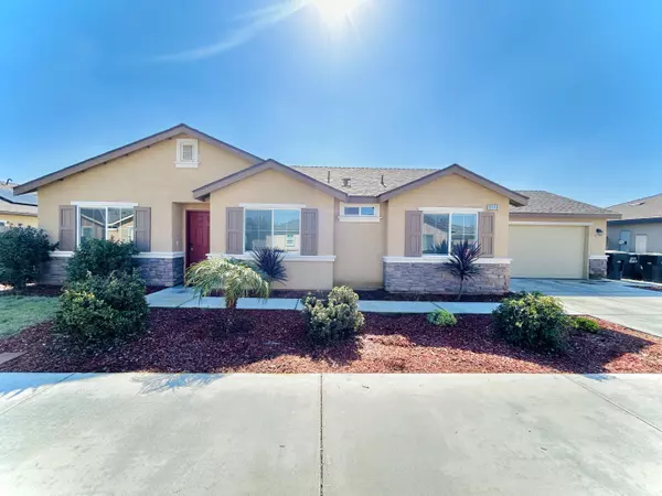 2113 N Highland Street,  Visalia,  CA 93291