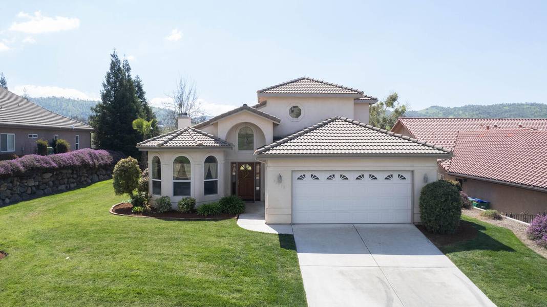 32779 Riverside Drive, Springville, CA 93265