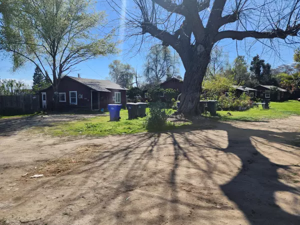 Farmersville, CA 93223,245 W Oakland Street