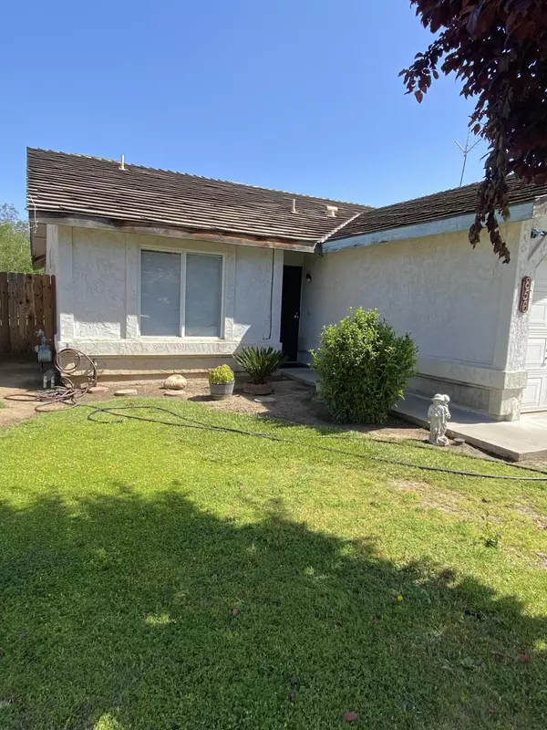 Farmersville, CA 93223,856 W Garrett Avenue