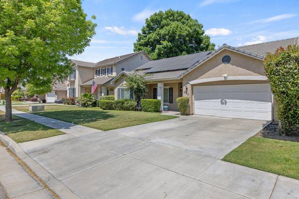 810 W Loyola Avenue, Visalia, CA 93277