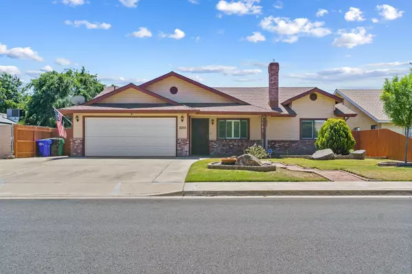 2255 W Garden Avenue, Porterville, CA 93257