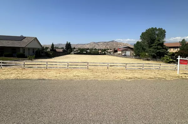 16519 Wardlaw Drive Drive, Springville, CA 93265