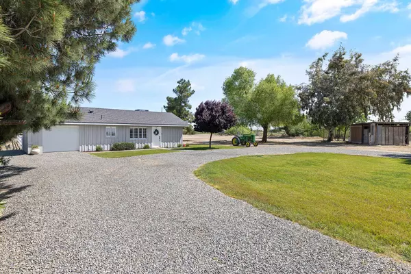 14748 Idaho Avenue, Hanford, CA 93230