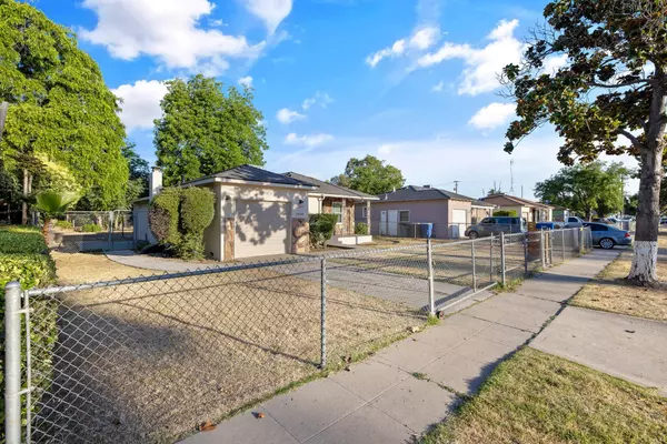 2418 S Holly Avenue, Fresno, CA 93706