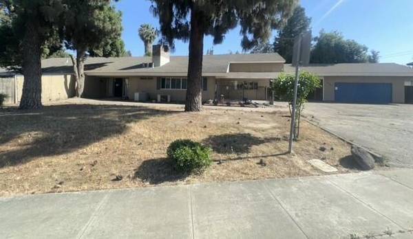 4023 W Damsen Avenue, Visalia, CA 93291