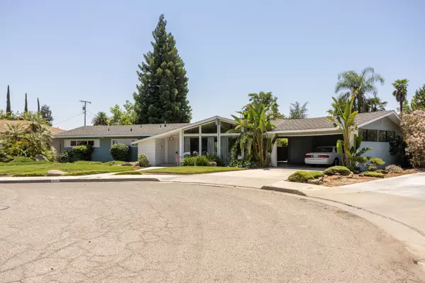 489 W Green Acres Drive, Porterville, CA 93257