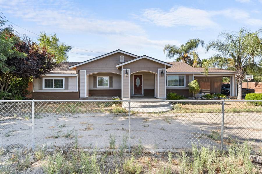 15504 328 Avenue, Ivanhoe, CA 93235