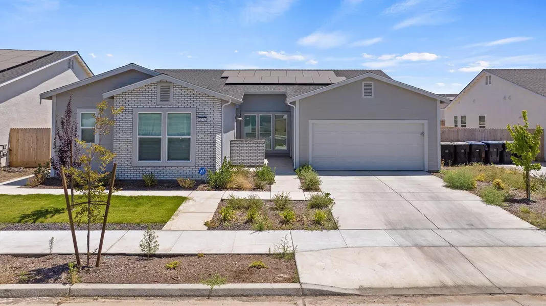 3726 N Hermosa Street, Visalia, CA 93291