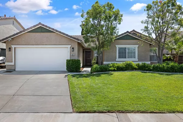 1987 N Bordeaux Way, Hanford, CA 93230