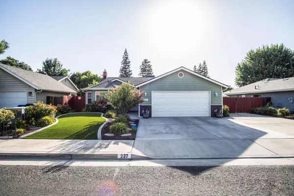 Porterville, CA 93257,237 Silver Maple Place