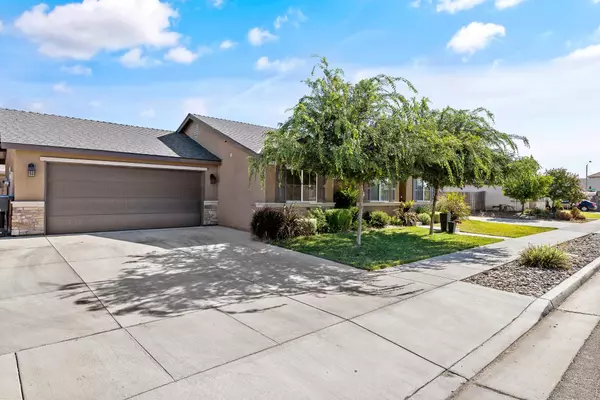 810 W Perez Avenue,  Visalia,  CA 93291