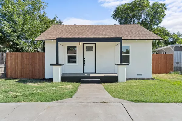 513 E Ivy Street, Hanford, CA 93230